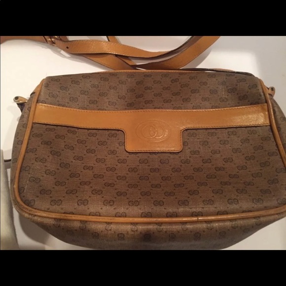 Authentic Vintage Gucci Crossbody - Picture 2 of 6
